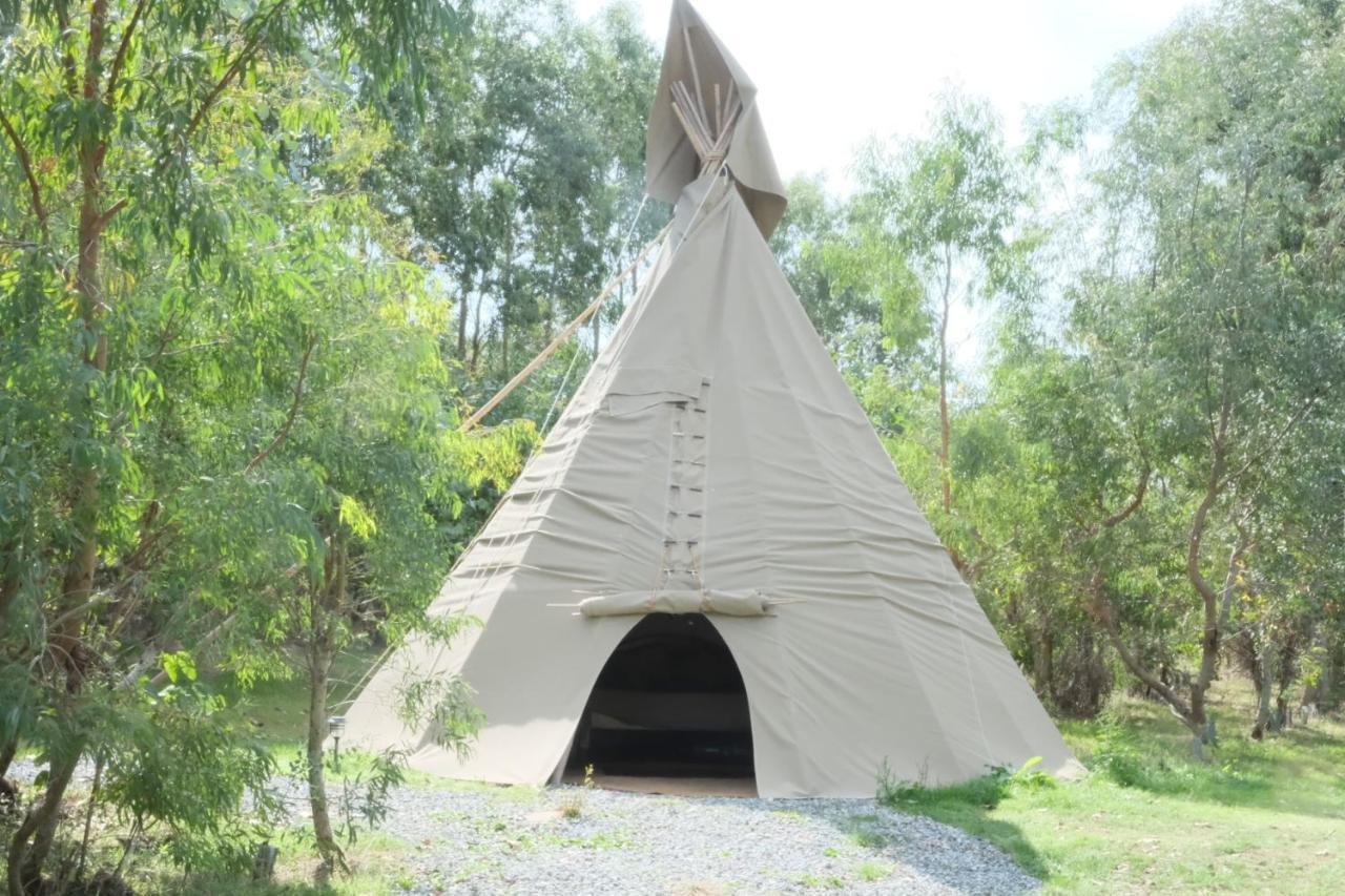 Готель Gumtree Tipis Bickington Екстер'єр фото